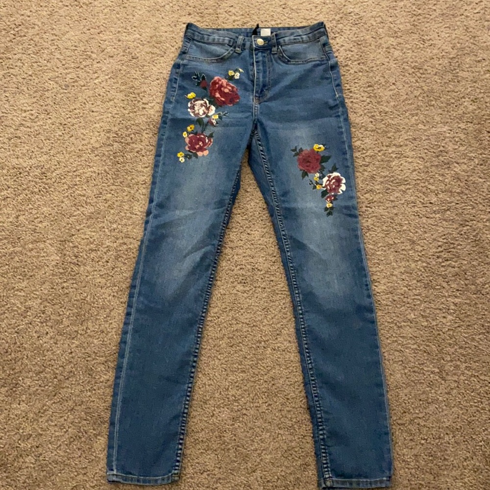 Divided Flower Skinny Jeans